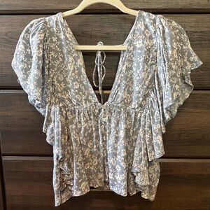 Flutter Sleeve Floral Blouse